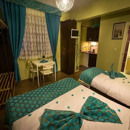 A'la House Aparthotel 3*