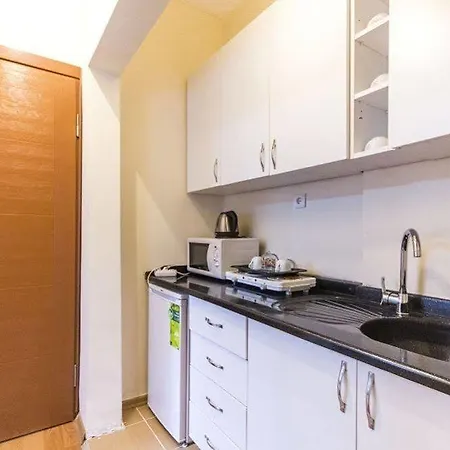 Stone Garden Apartment *