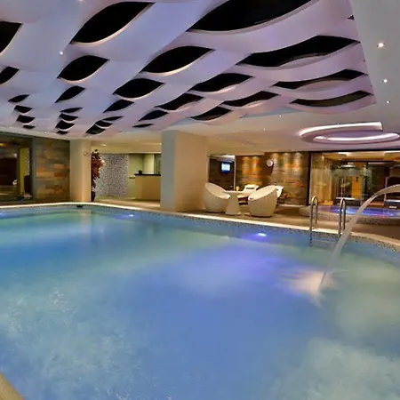 Queen & Otel 4*