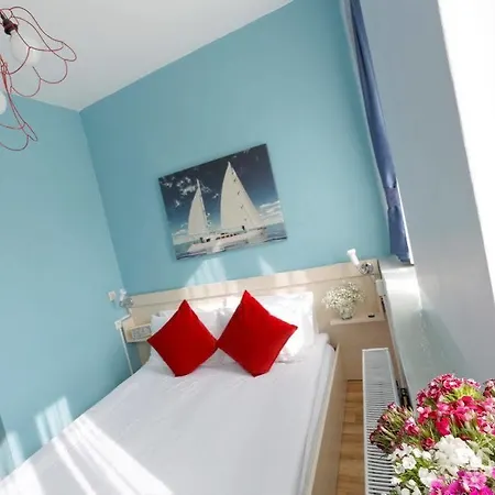 Hotell Cheers Porthouse 3*