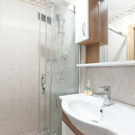 Adonis House Taksim 3*