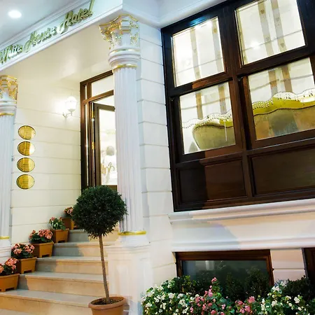 White House Отель 4*