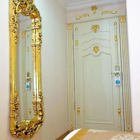 White House Отель 4*