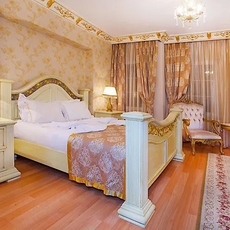 Отель White House 4*