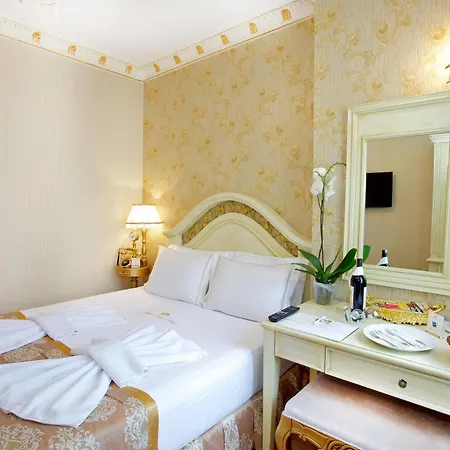 White House Отель 4*