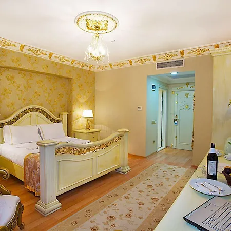 Hotel White House 4*