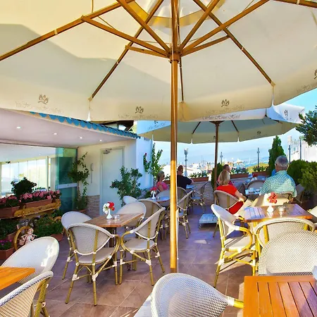 White House Hotel 4*