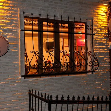 Апарт-отель Three Apples Taksim 3*