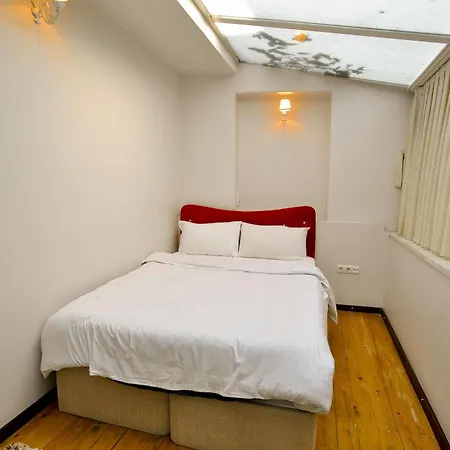 Cheers Hipstreet Hotel 3*