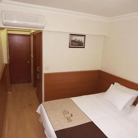 Davos Hotel 2*