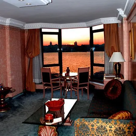 Sozbir Royal Hotel