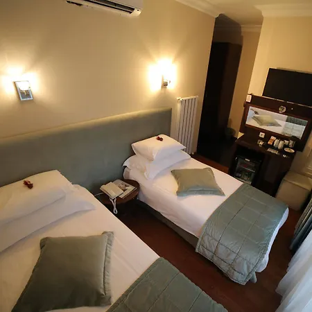 Hotel Tria Elegance