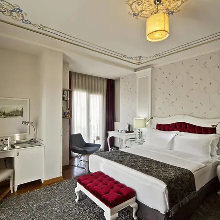 Amira Hotel 4*