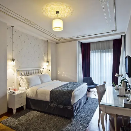 Hotel Amira 4*