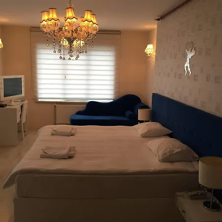 Airport Aparthotel 3*