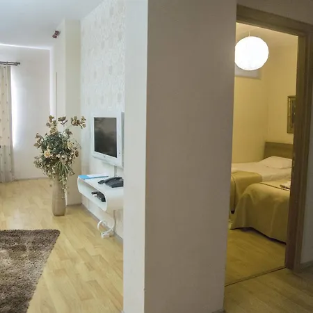 Airport Aparthotel