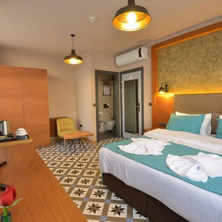 Pera Line Hotel