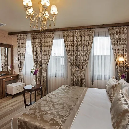 Hotel Perapolis 3*