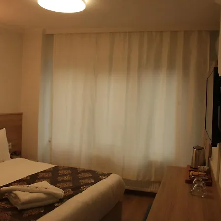 Ixir Hotel 3*