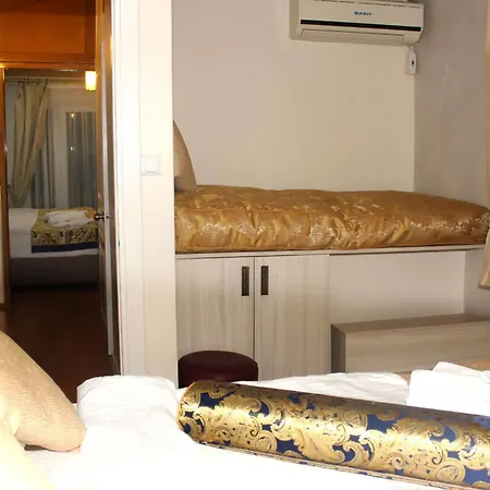 Blue Moon Hotel 3*