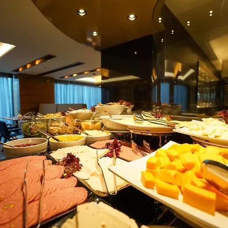 Golden Tulip Bayrampasa Hotel Istanbul