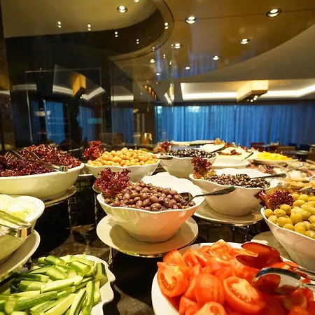 Golden Tulip Bayrampasa 5*