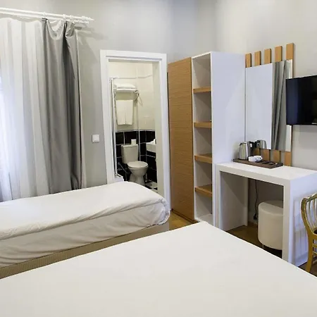La Pazza Hotel