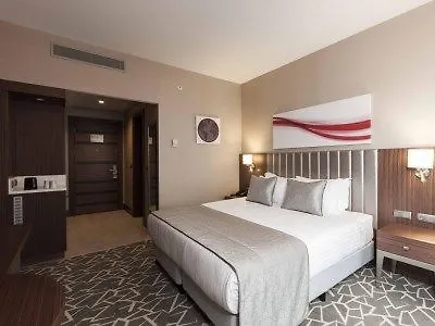 Ramada By Wyndham Alibeykoy Otel