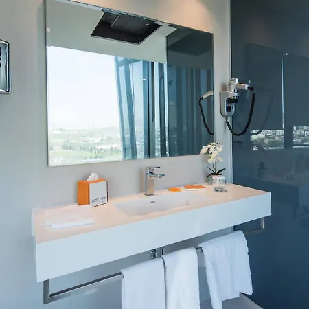 Centro Westside By Rotana Hotel 4*