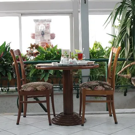 Hotel Niles 3*