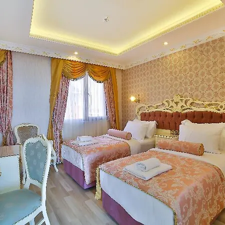 Hotel Nayla Palace