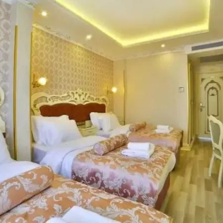 Nayla Palace 2*