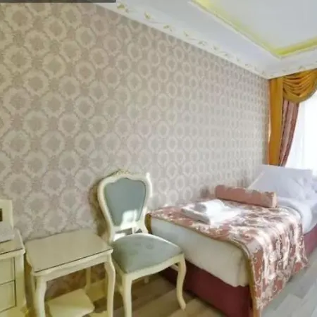 Nayla Palace Hotel 2*
