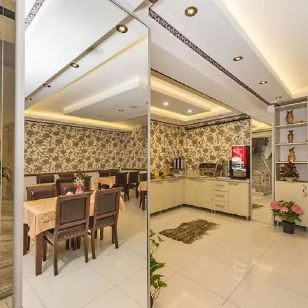 Raimond Hotel 3*