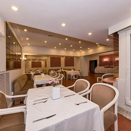 Hotel Febor Park Levent 3*