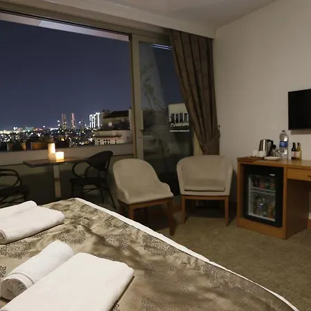 Miel Aparthotel 3*