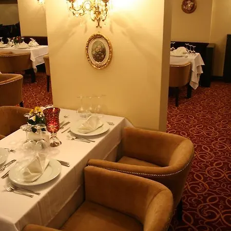 Zoe Hotel 3*