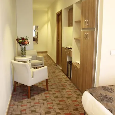 Hotel Serene 2*