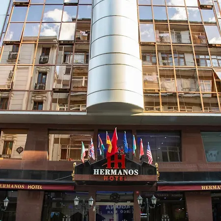 מלון Hermanos