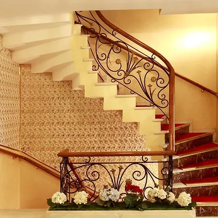 Otel Elan Pera 3*