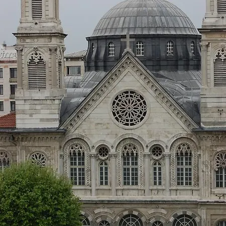 Istiklal Hotel 3*