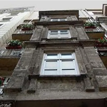 Istiklal Hotel 3*