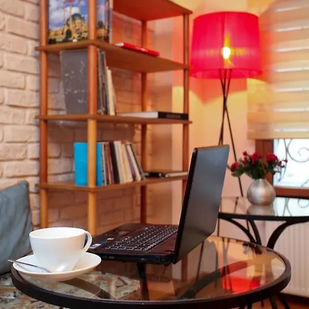 Three Apples Taksim 아파트호텔 3*