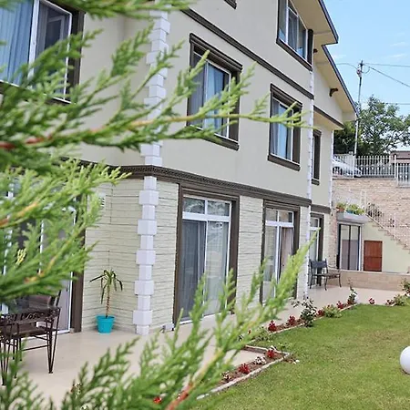 Baharoglu Life House Aparthotel 2*