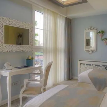 Elegance 4*