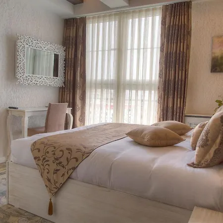 Elegance 4*