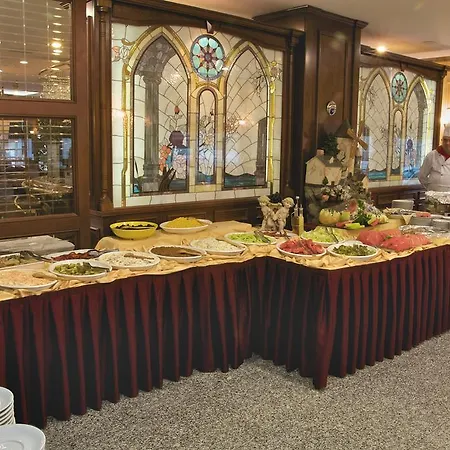 Hotel Grand Medya 4*