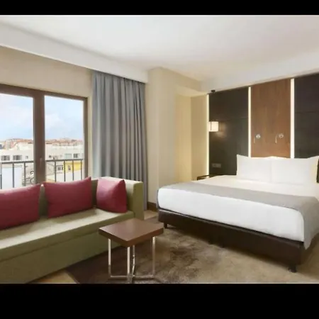 Hotel Ramada By Wyndham Florya 4*