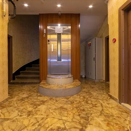 Sufra Aparthotel 2*