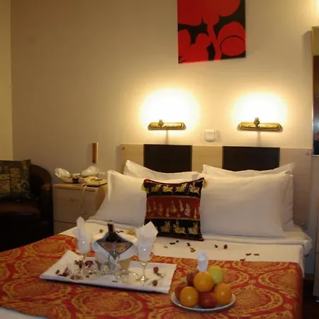 Hotel Esra Sultan Petrol 3*